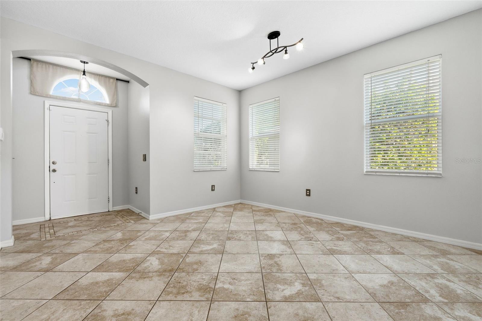 Image 10 of 66 For 14330 Tree Swallow Way