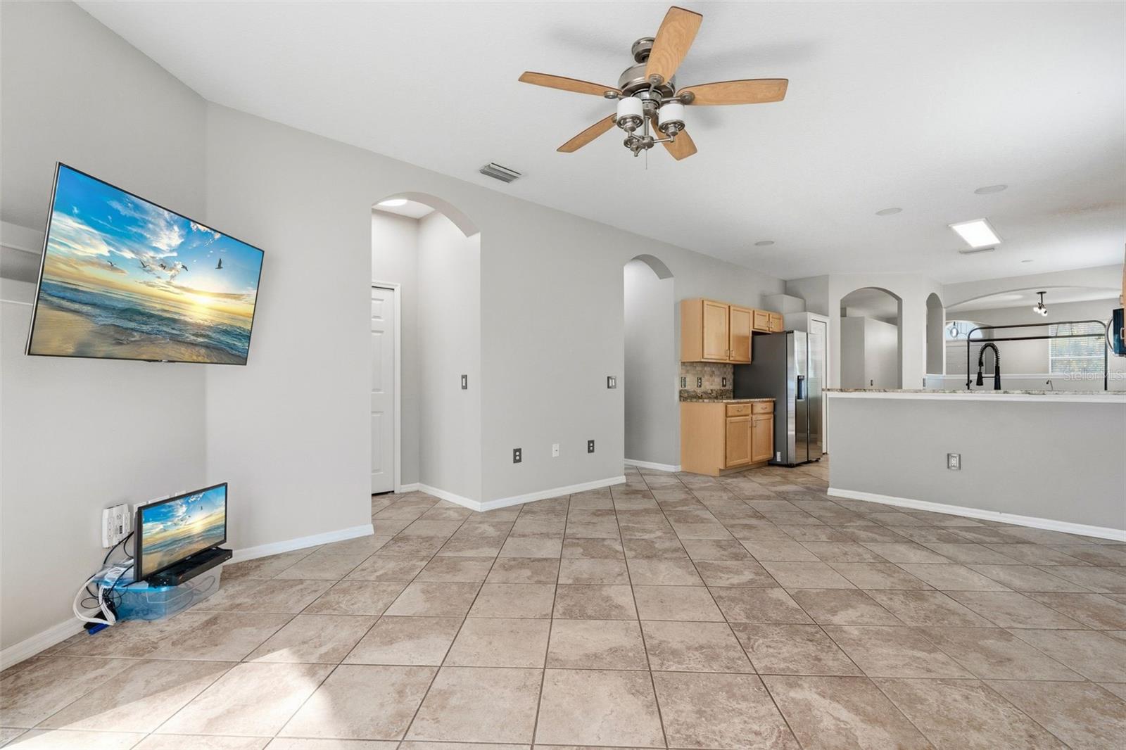 Image 25 of 66 For 14330 Tree Swallow Way