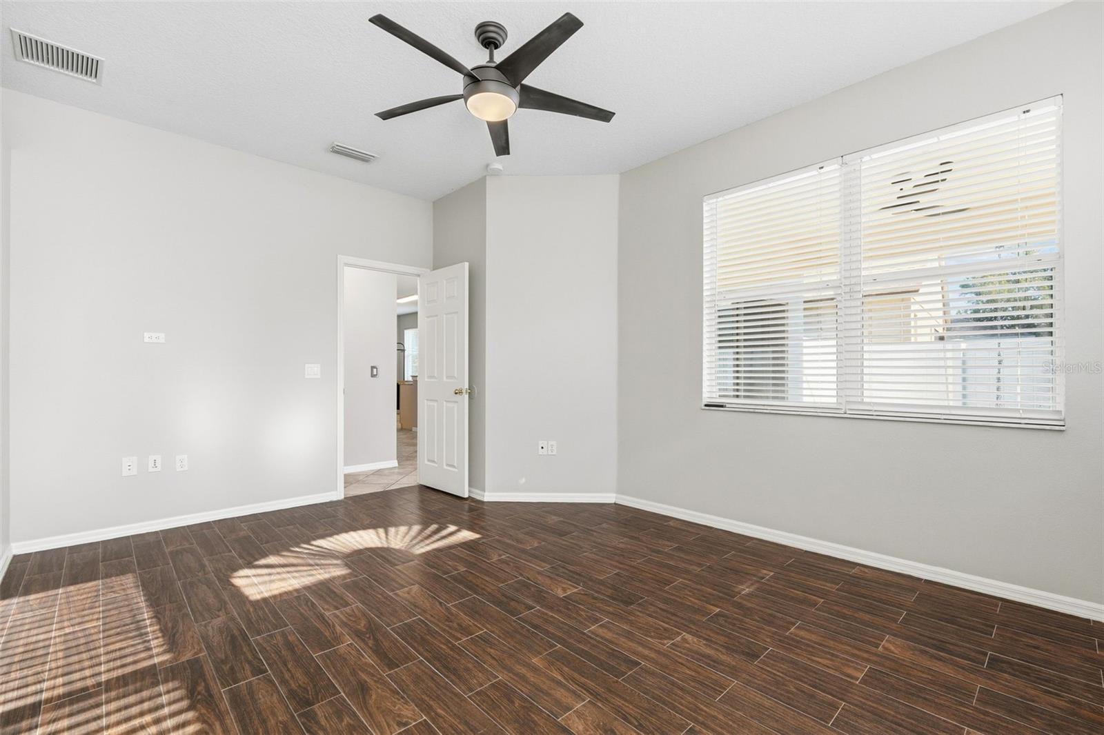 Image 27 of 66 For 14330 Tree Swallow Way