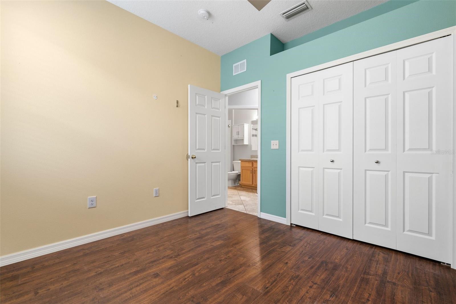 Image 36 of 66 For 14330 Tree Swallow Way