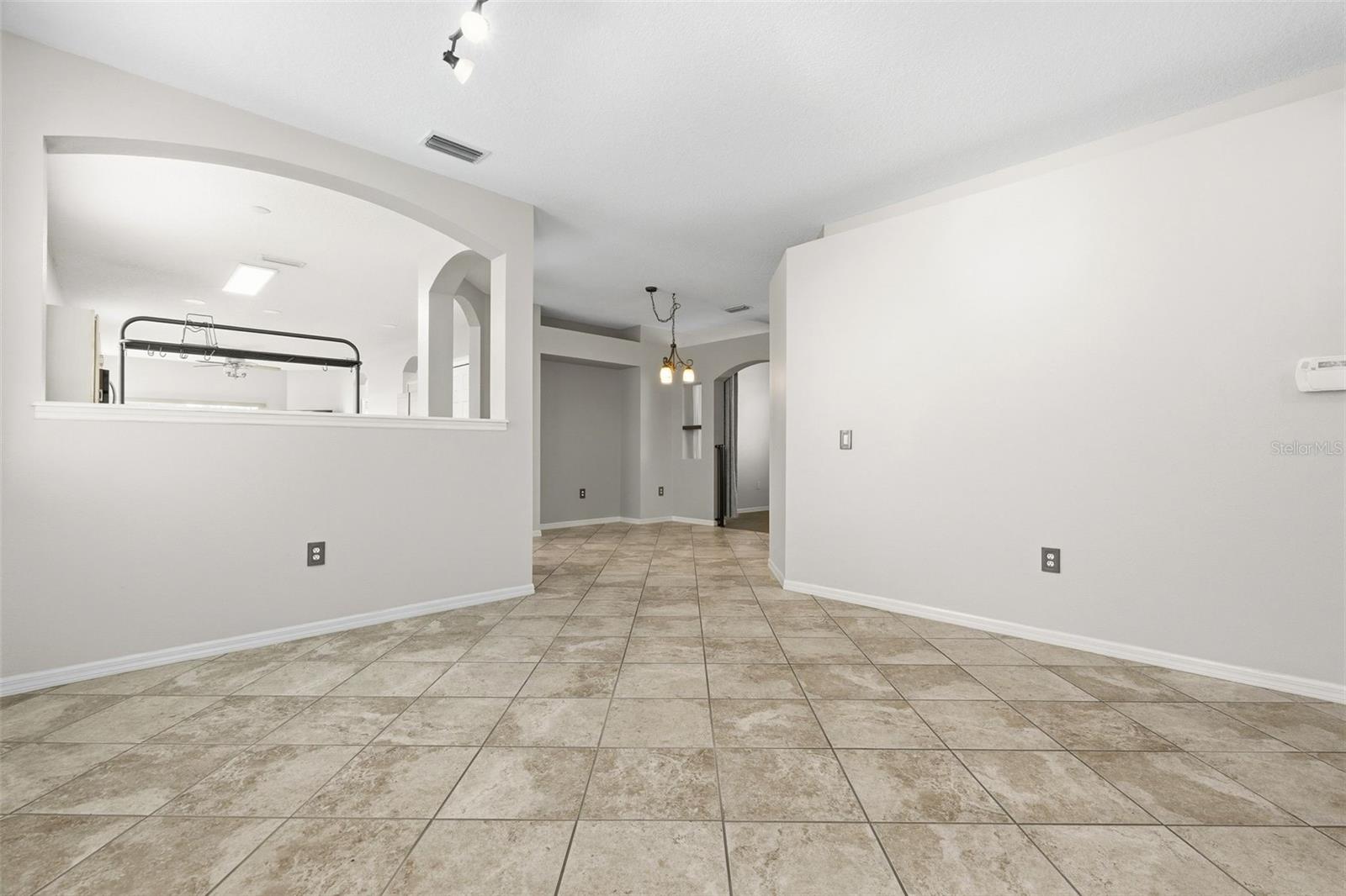 Image 8 of 66 For 14330 Tree Swallow Way