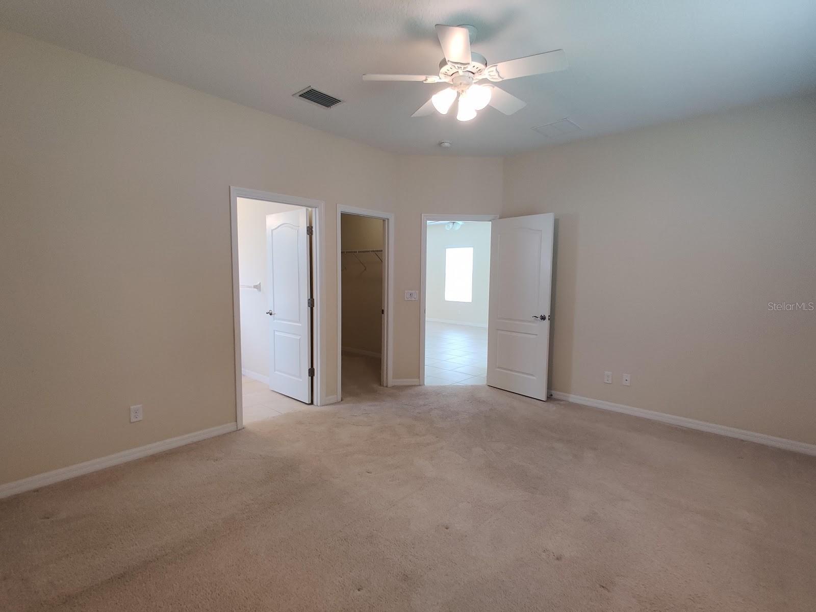 Image 13 of 35 For 12256 Longview Lake Circle