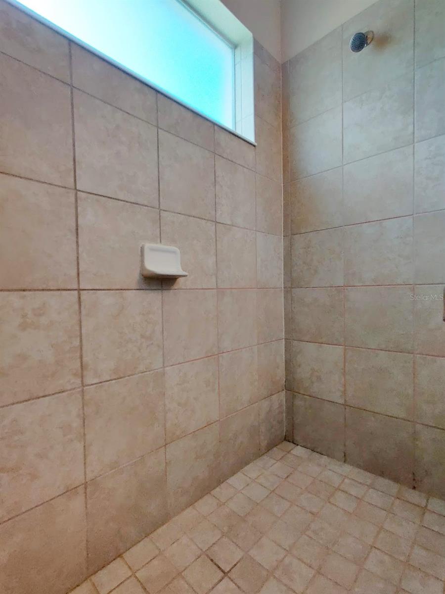 Image 15 of 35 For 12256 Longview Lake Circle