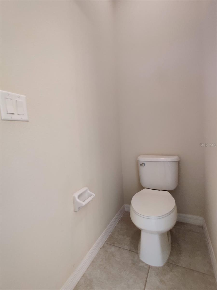 Image 16 of 35 For 12256 Longview Lake Circle