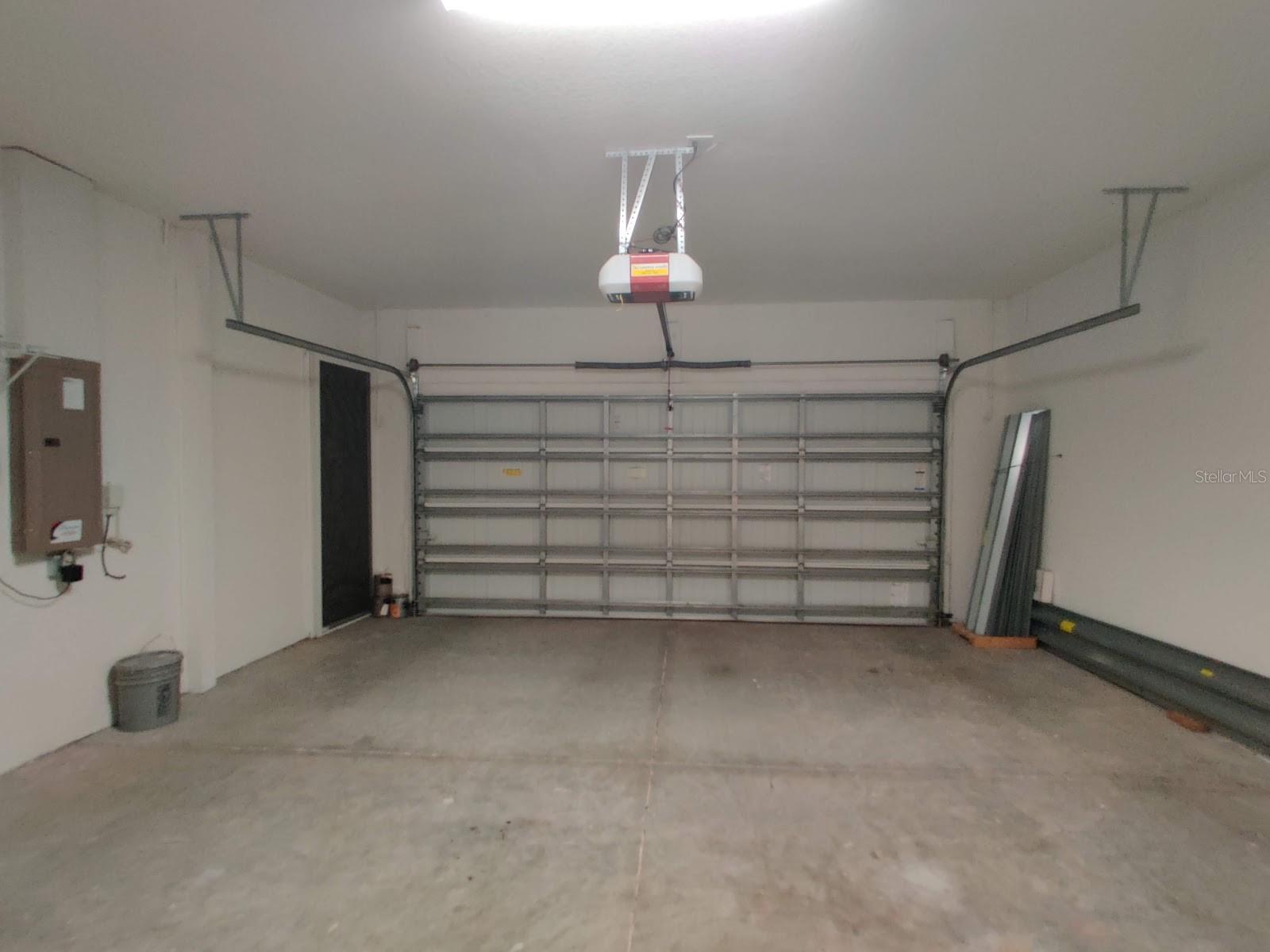 Image 26 of 35 For 12256 Longview Lake Circle