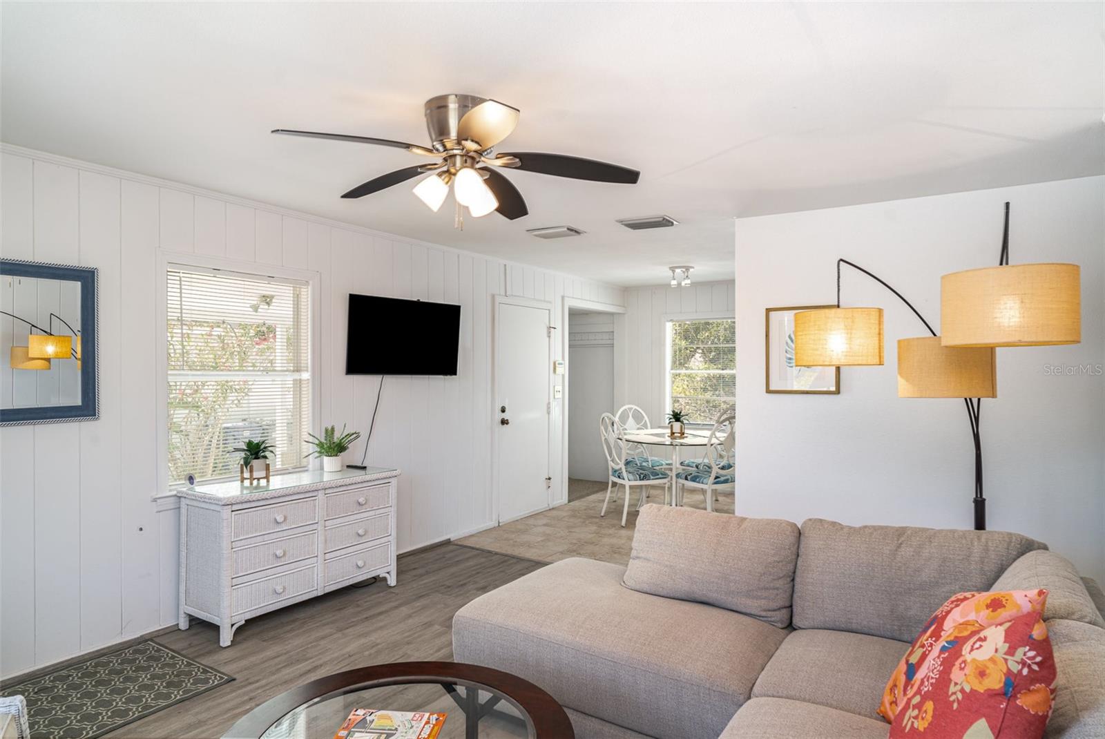 Image 8 of 28 For 5026 Calle Minorga