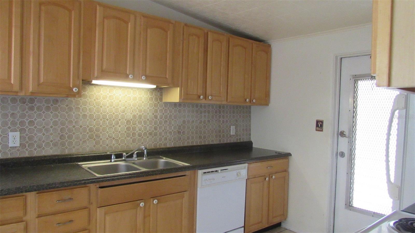 Image 9 of 25 For 2211 Emory Avenue