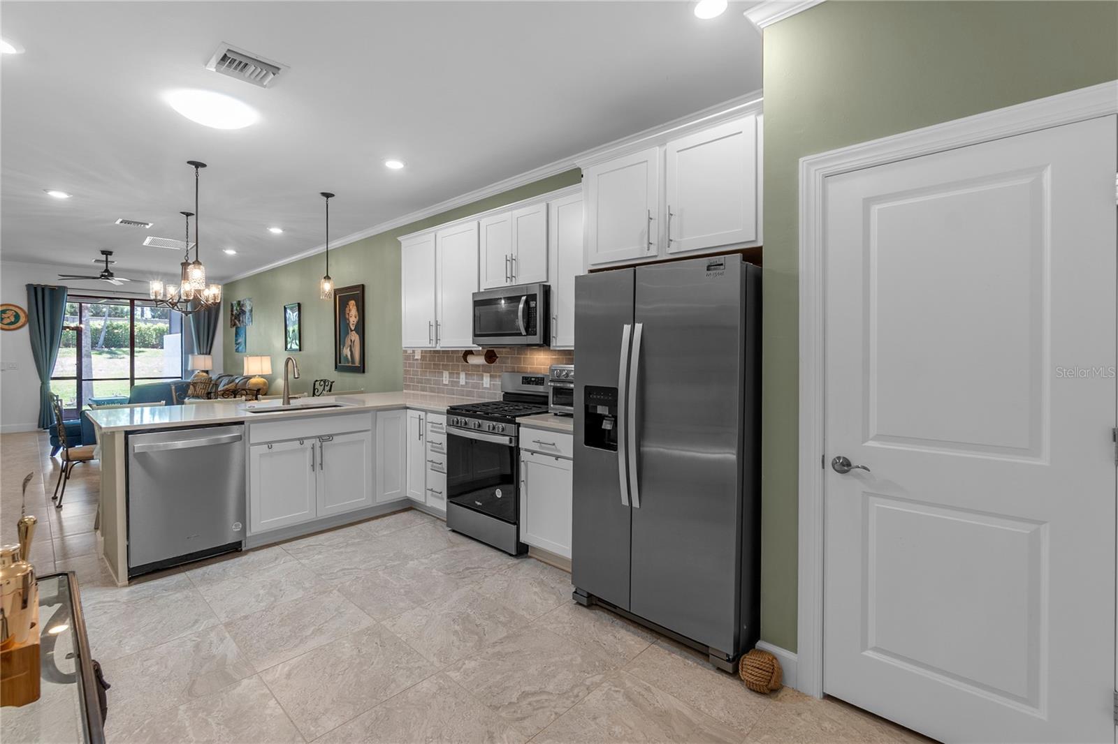 Image 10 of 45 For 7660 Summerland Cove