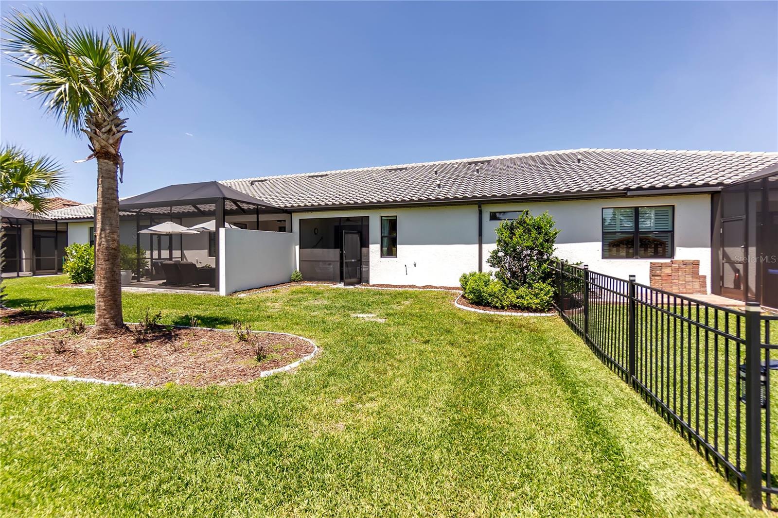 Image 19 of 45 For 7660 Summerland Cove