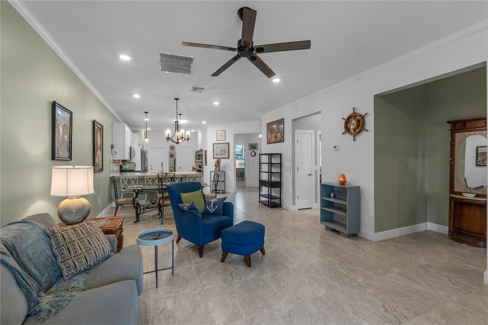 Image 21 of 45 For 7660 Summerland Cove