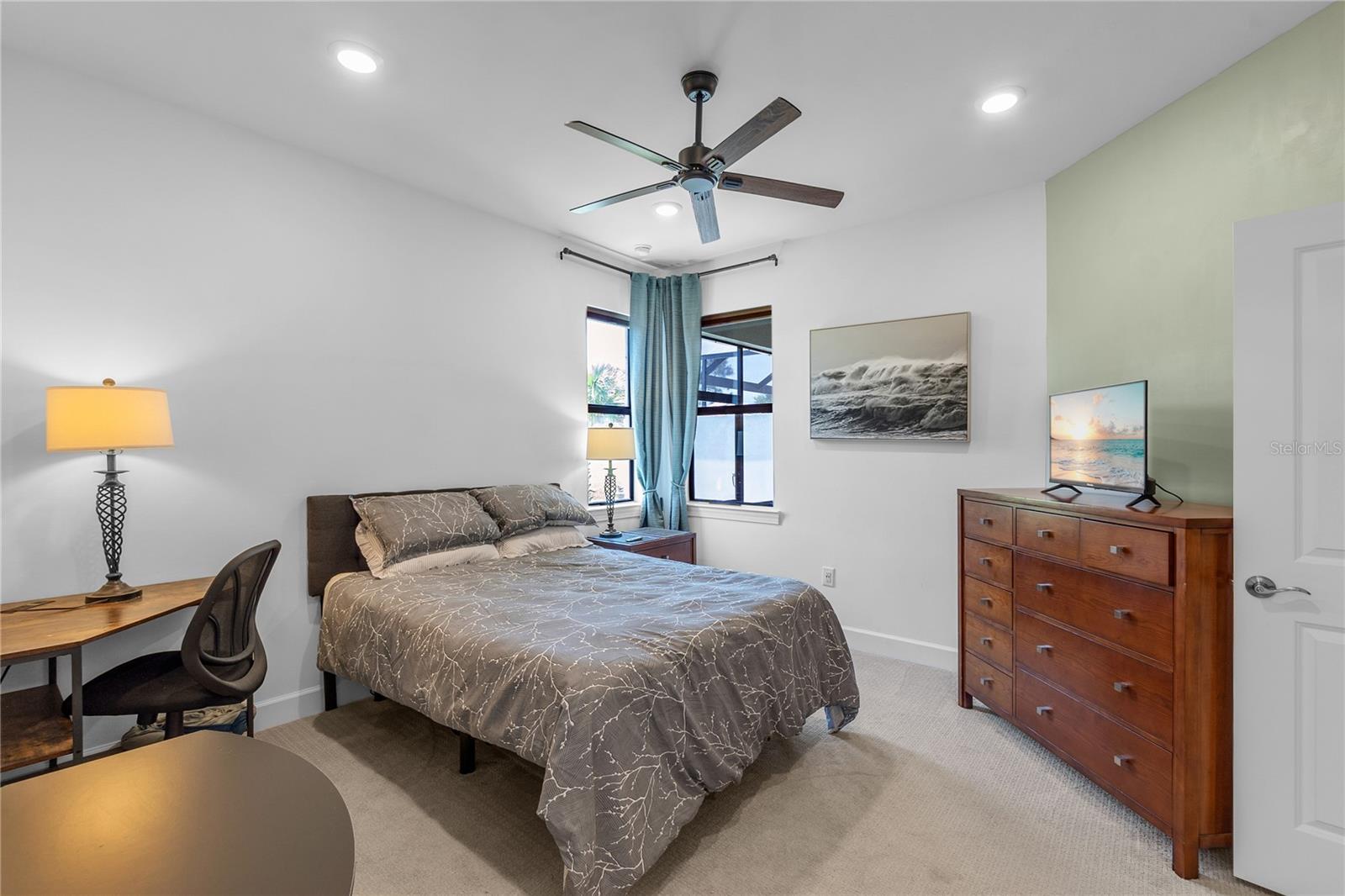 Image 24 of 45 For 7660 Summerland Cove