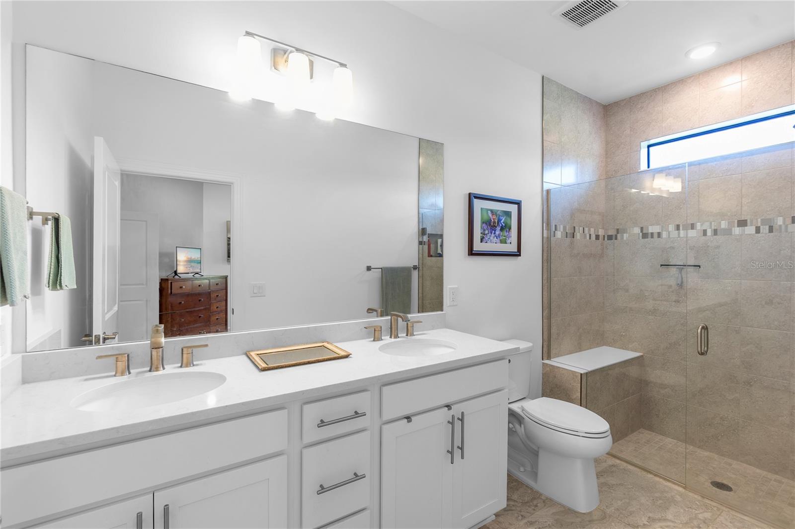 Image 26 of 45 For 7660 Summerland Cove