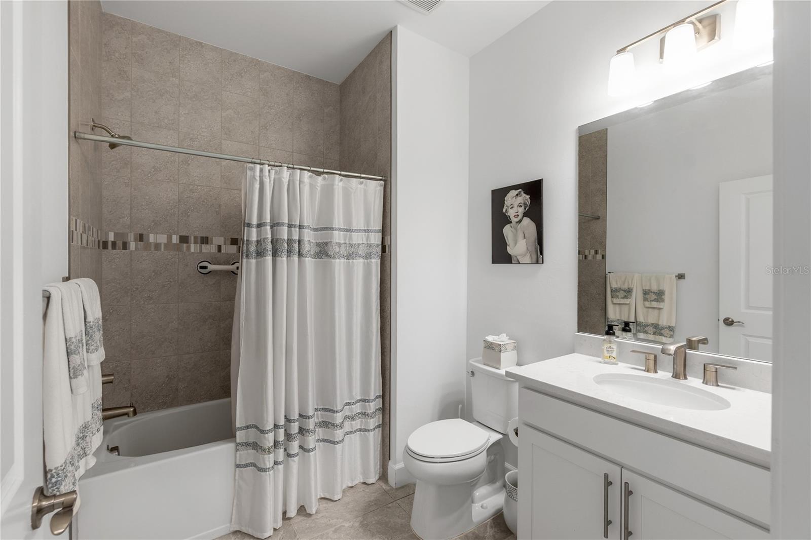Image 30 of 45 For 7660 Summerland Cove