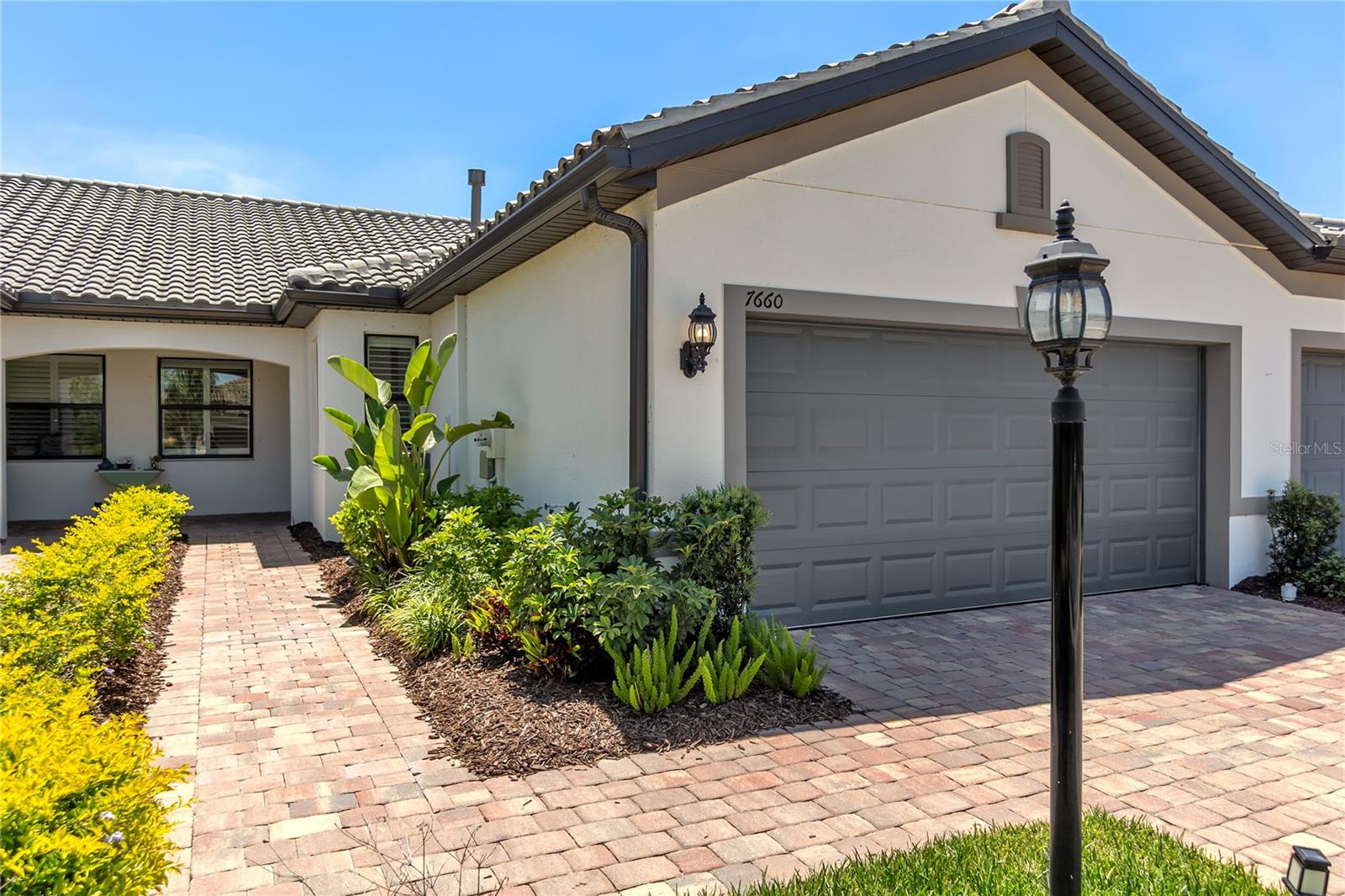 Image 4 of 45 For 7660 Summerland Cove