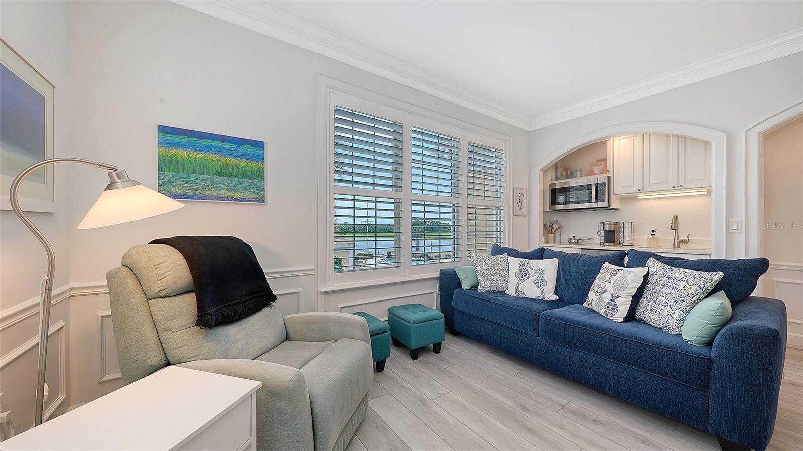 Image 11 of 71 For 51 Macewen Drive 12