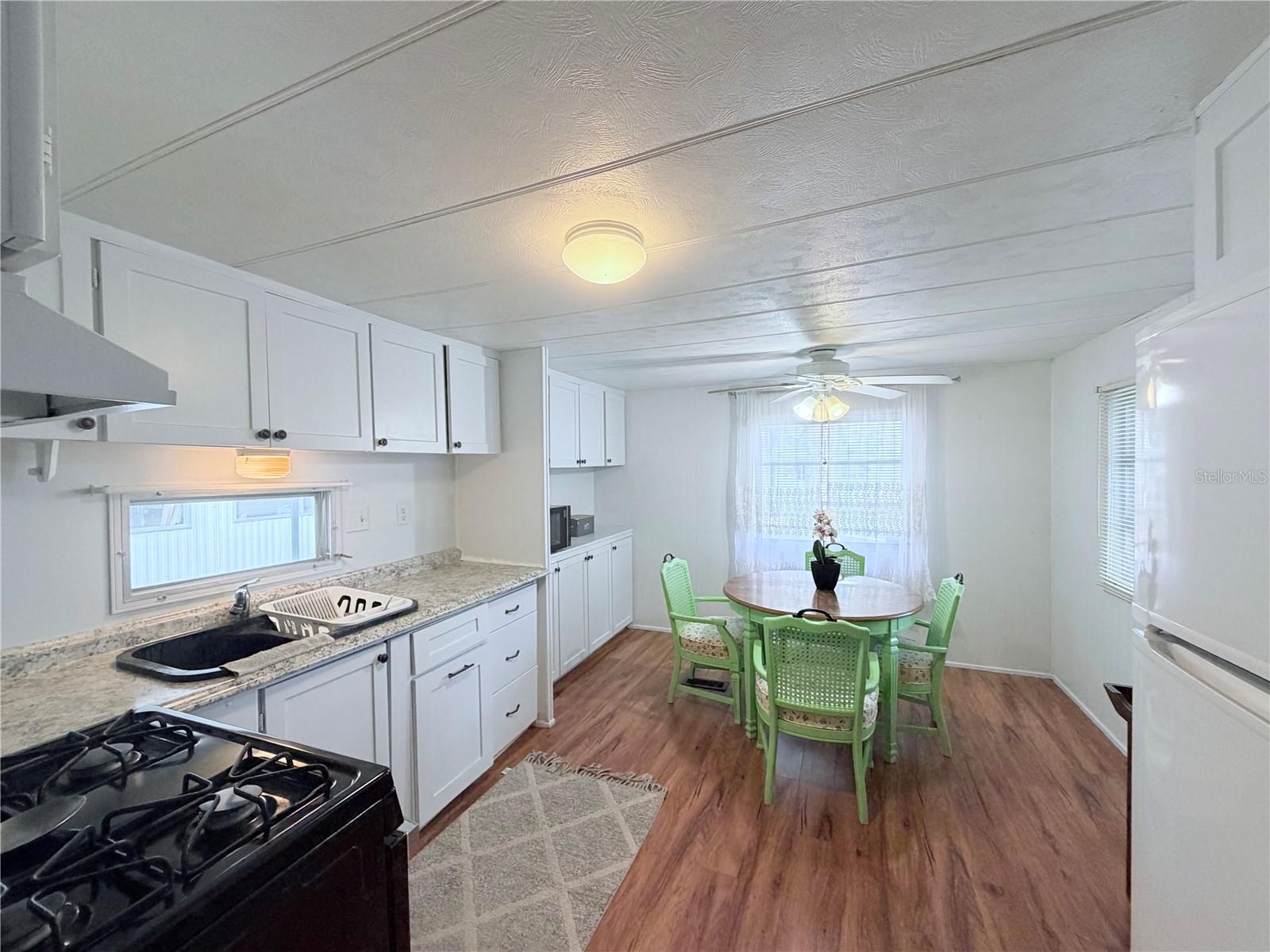 Image 3 of 24 For 1800 Englewood  36
