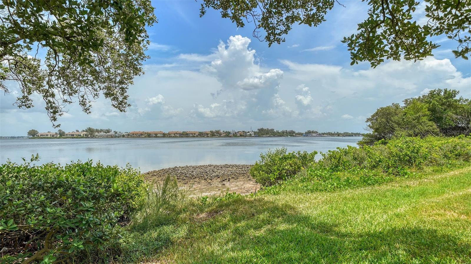 Image 12 of 51 For 1801 Gulf Drive N 293