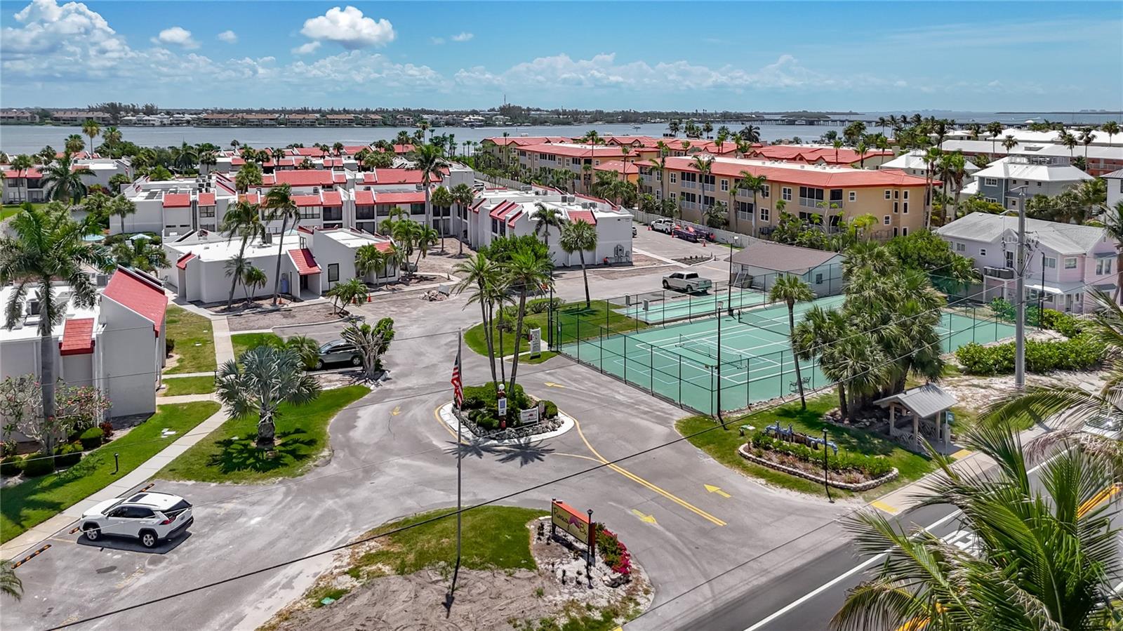 Image 44 of 51 For 1801 Gulf Drive N 293