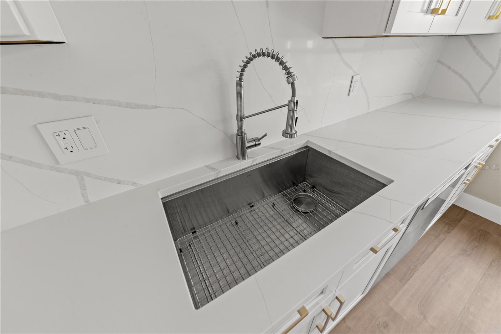 Image 11 of 25 For 479 Bonnie Boulevard