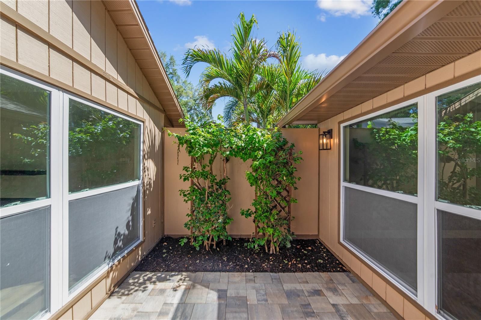 Image 14 of 25 For 479 Bonnie Boulevard