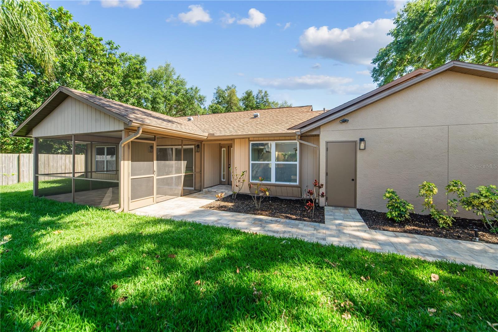 Image 2 of 25 For 479 Bonnie Boulevard