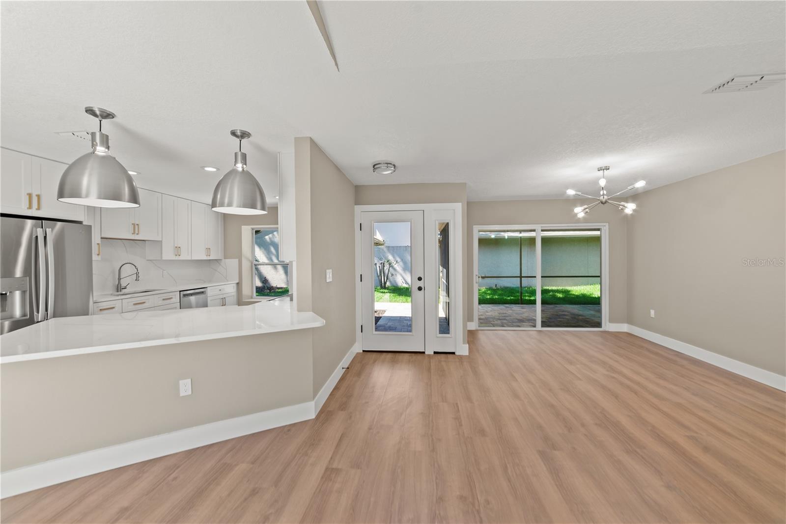 Image 5 of 25 For 479 Bonnie Boulevard