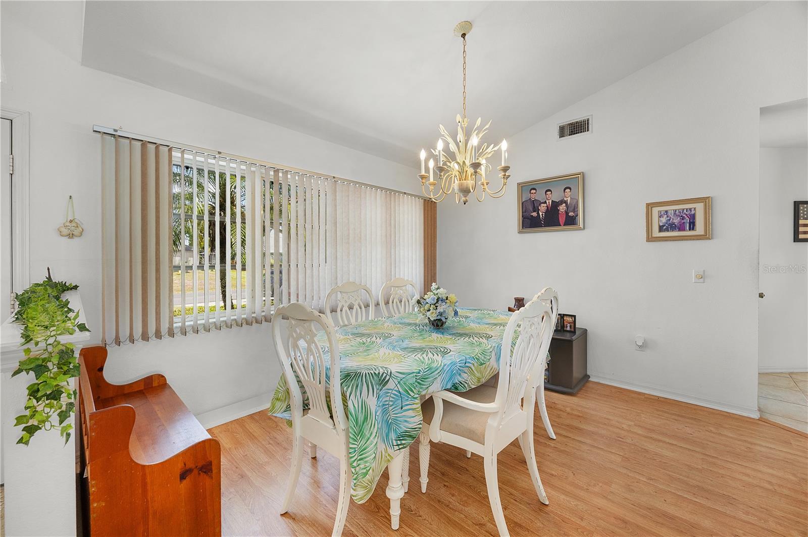 Image 14 of 31 For 184 Mark Twain Lane