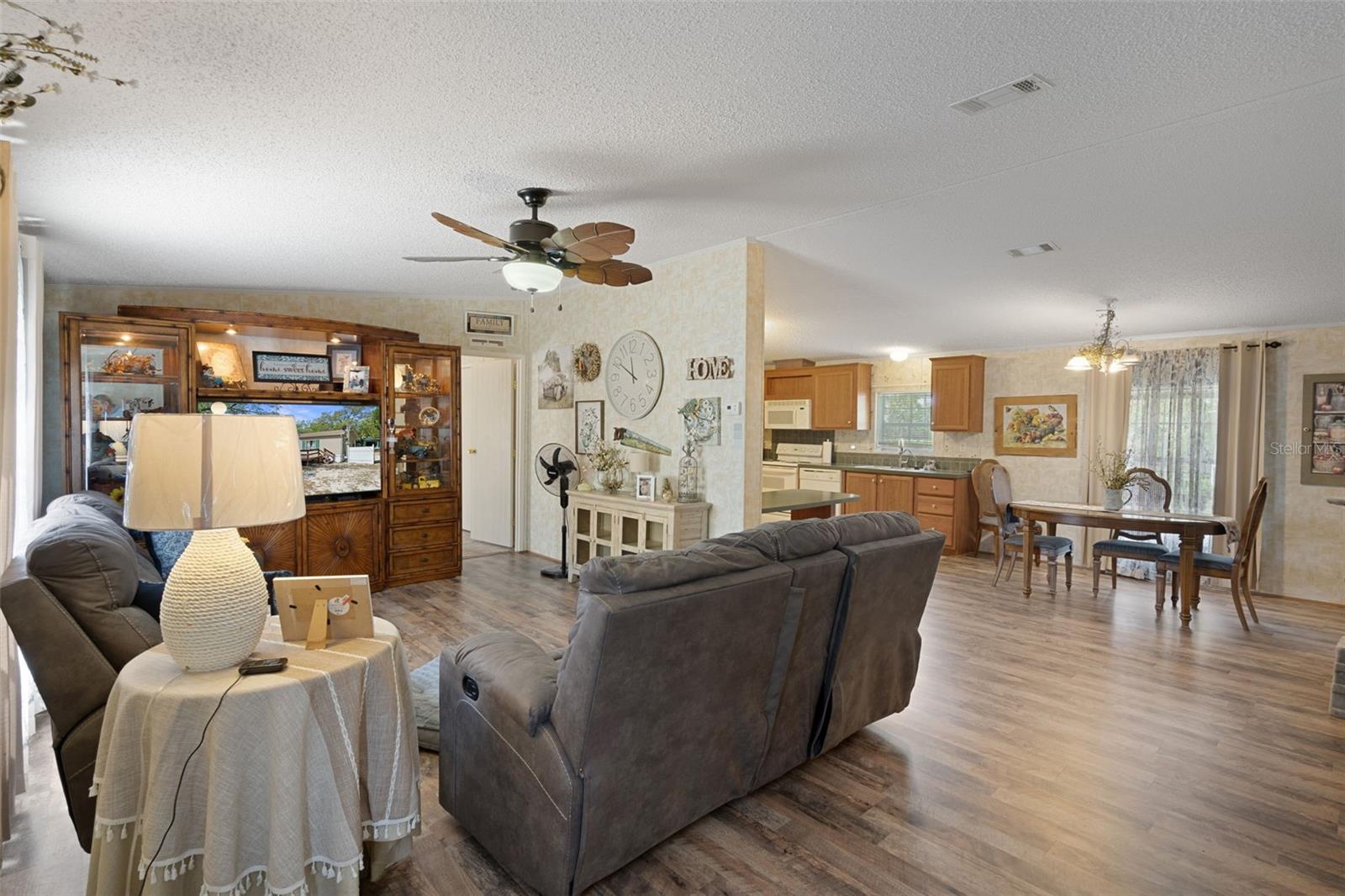 Image 13 of 55 For 11143 Baltimore Street