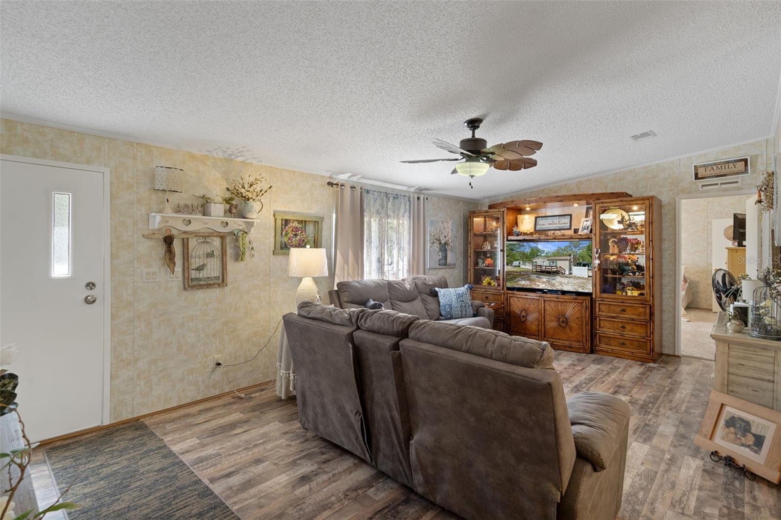 Image 14 of 55 For 11143 Baltimore Street