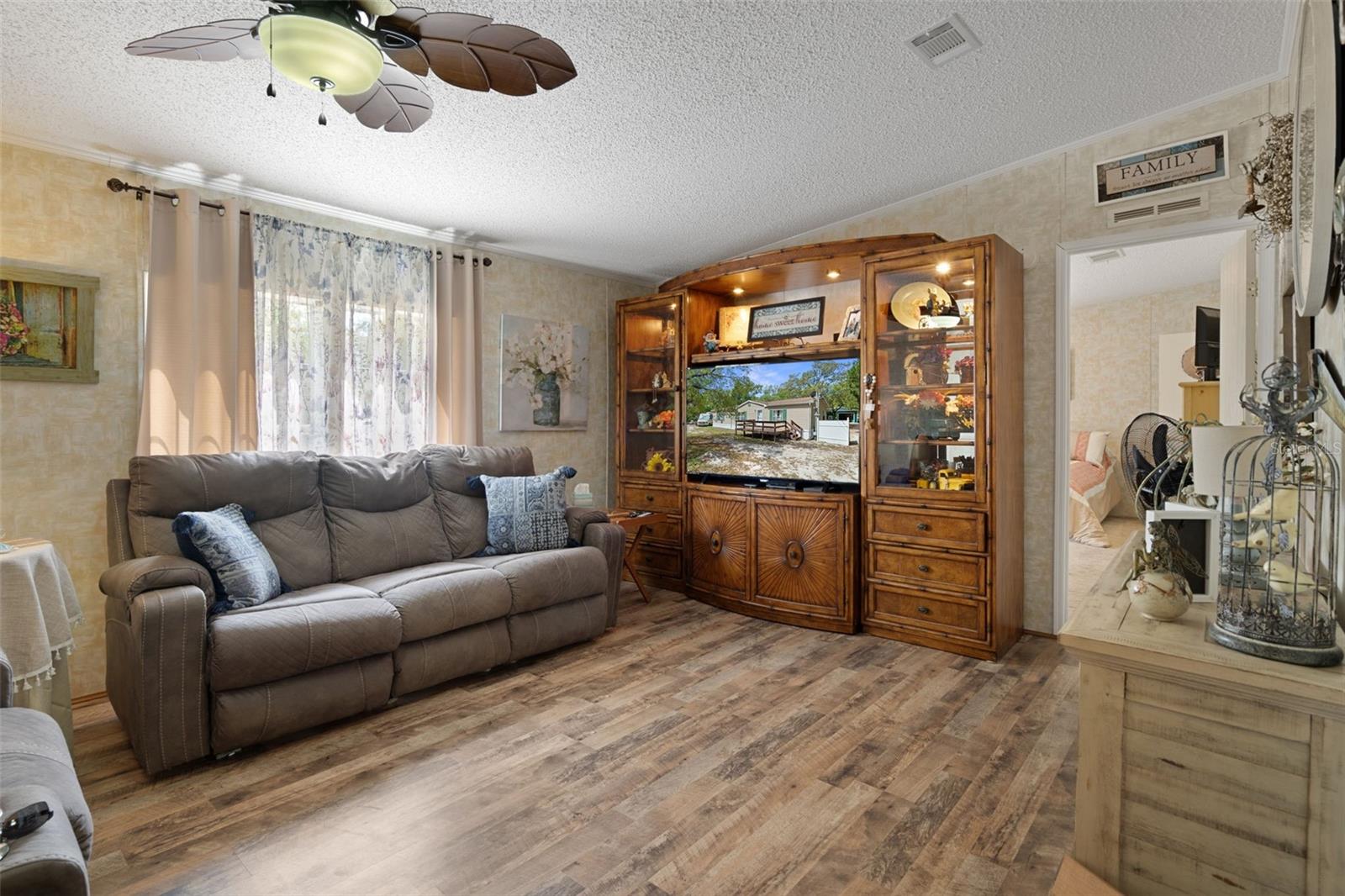 Image 16 of 55 For 11143 Baltimore Street