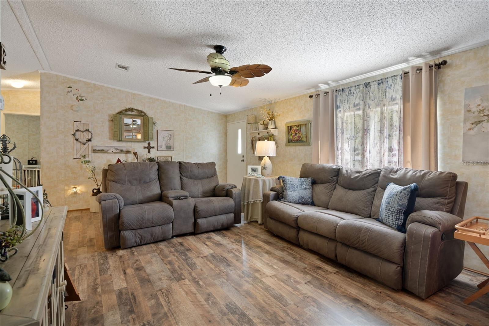 Image 17 of 55 For 11143 Baltimore Street