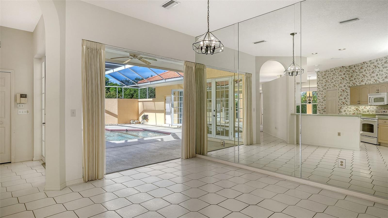 Image 17 of 66 For 3295 Alex Findlay Place