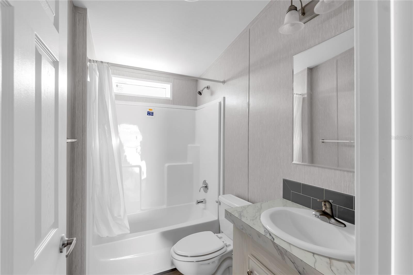 Image 17 of 30 For 2107 Palma Sola Boulevard 13