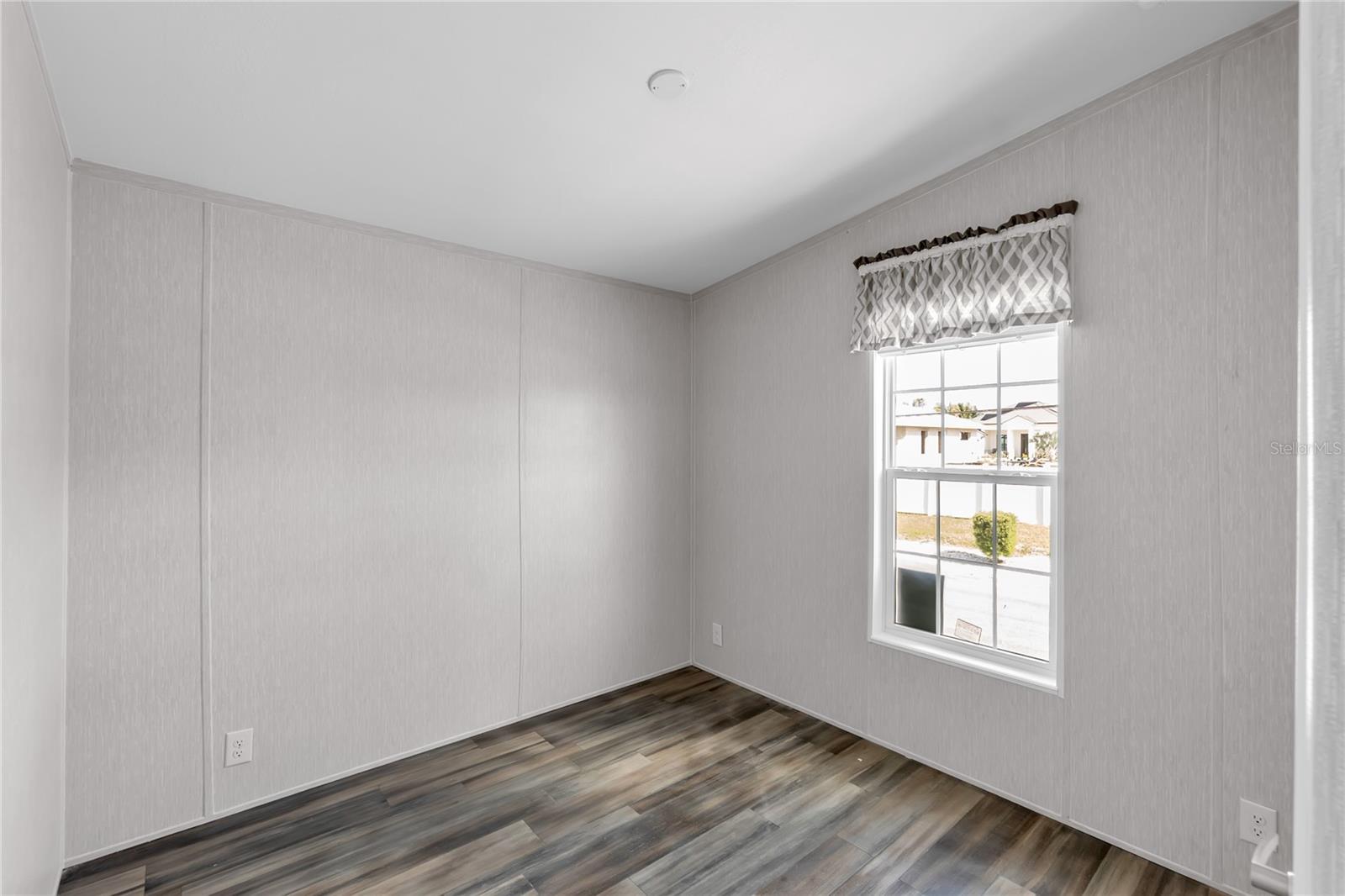 Image 18 of 30 For 2107 Palma Sola Boulevard 13