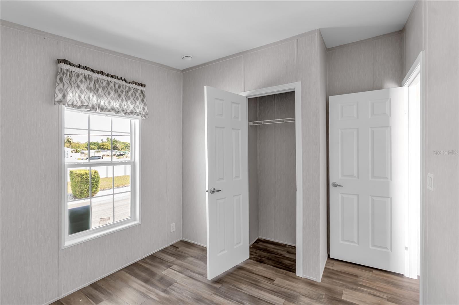 Image 19 of 30 For 2107 Palma Sola Boulevard 13