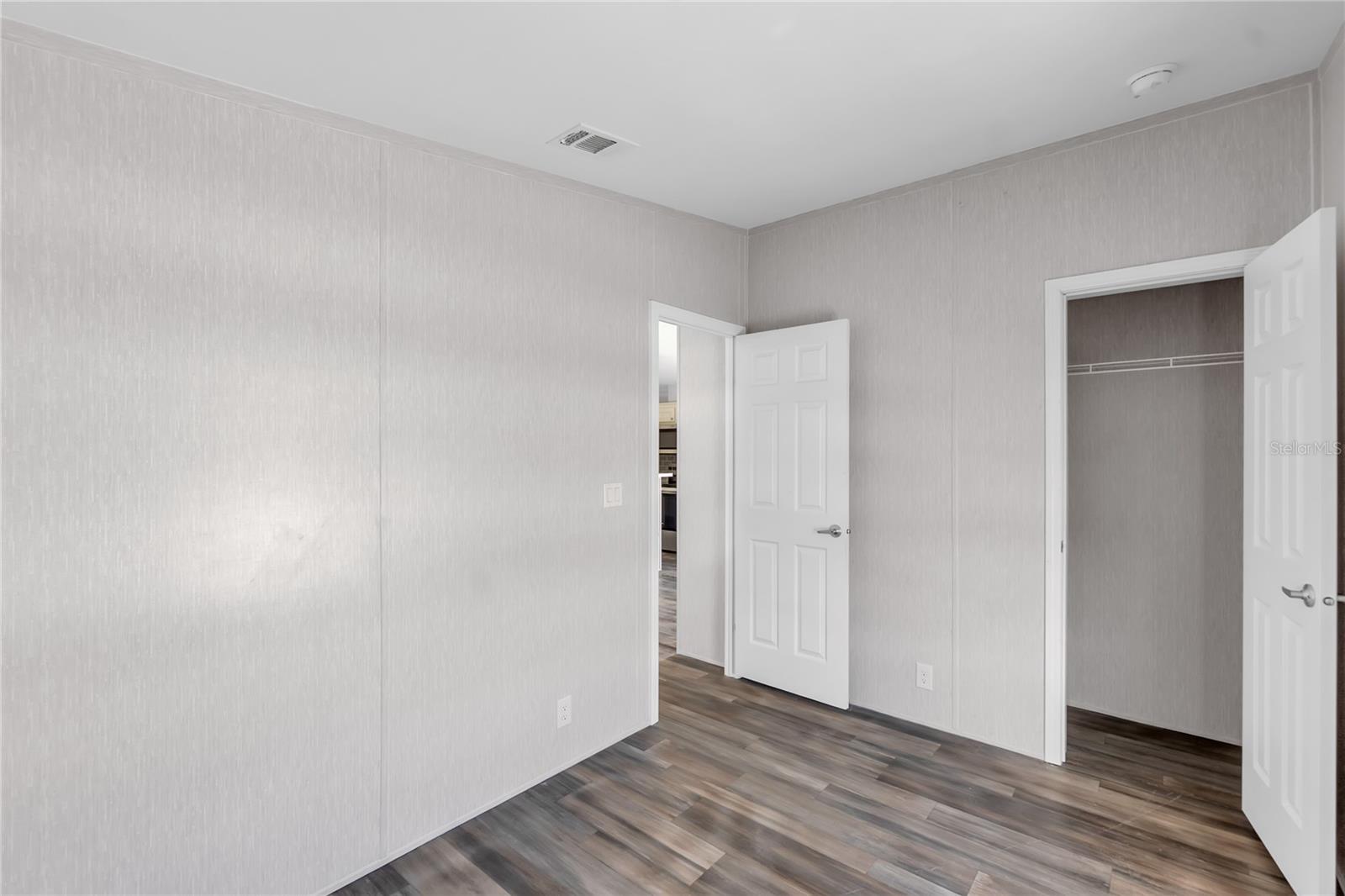 Image 21 of 30 For 2107 Palma Sola Boulevard 13