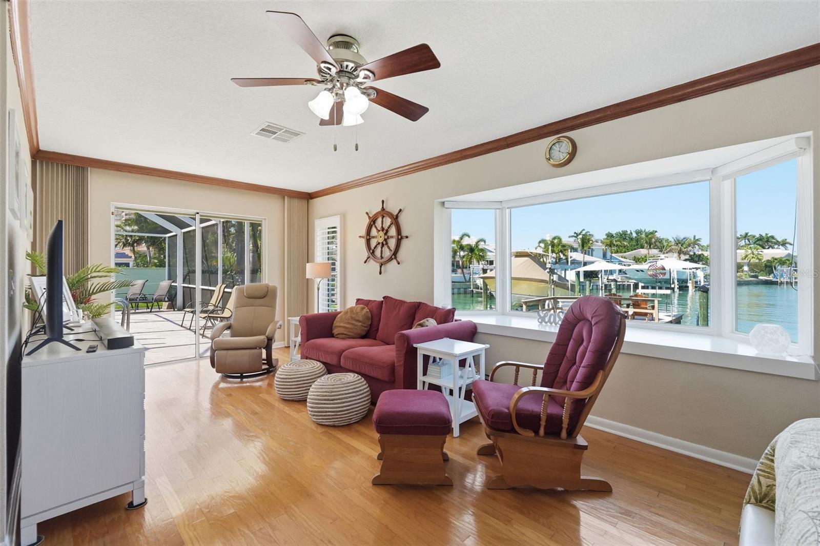 Image 23 of 36 For 5860 Leeland Street S