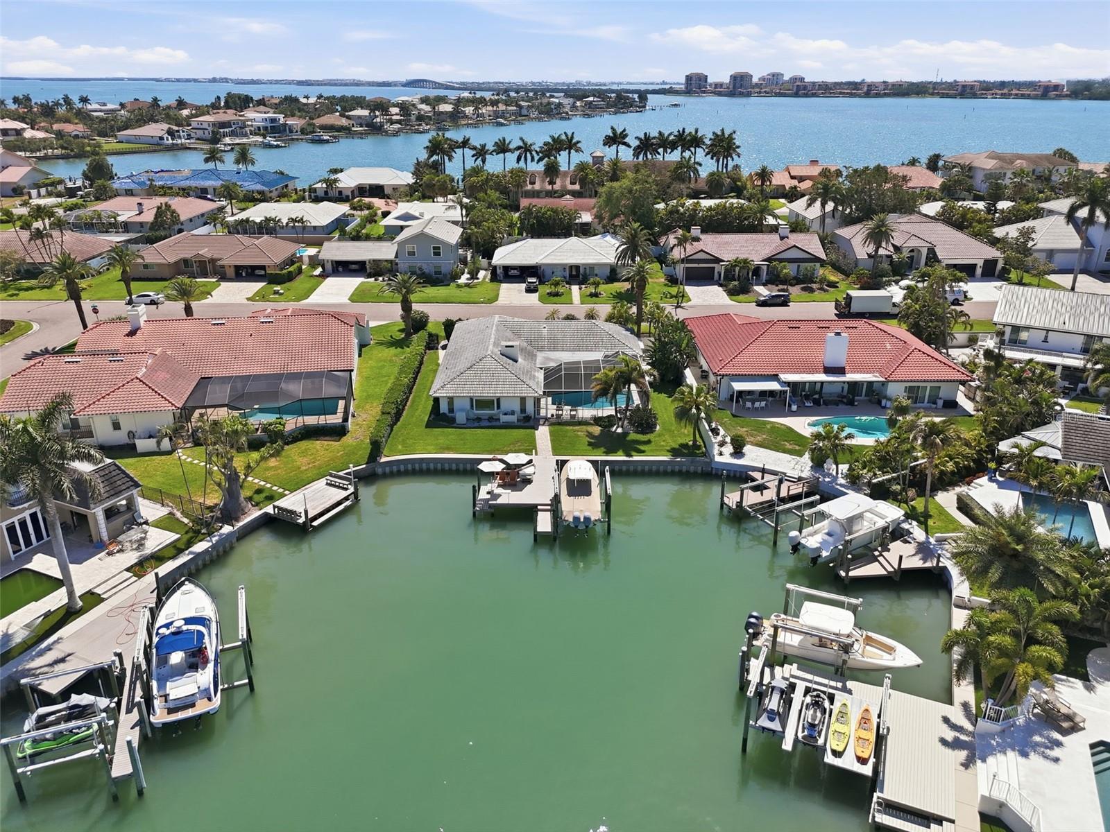 Image 3 of 36 For 5860 Leeland Street S