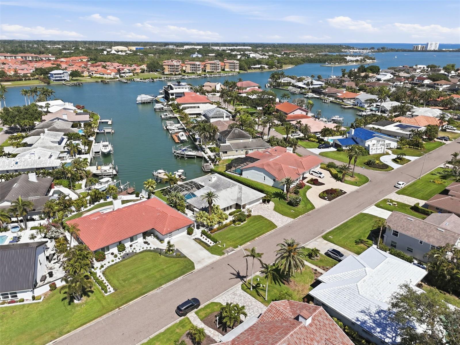 Image 33 of 36 For 5860 Leeland Street S