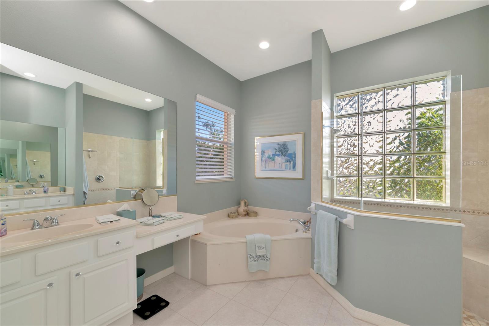 Image 15 of 31 For 4956 Bridgehampton Boulevard