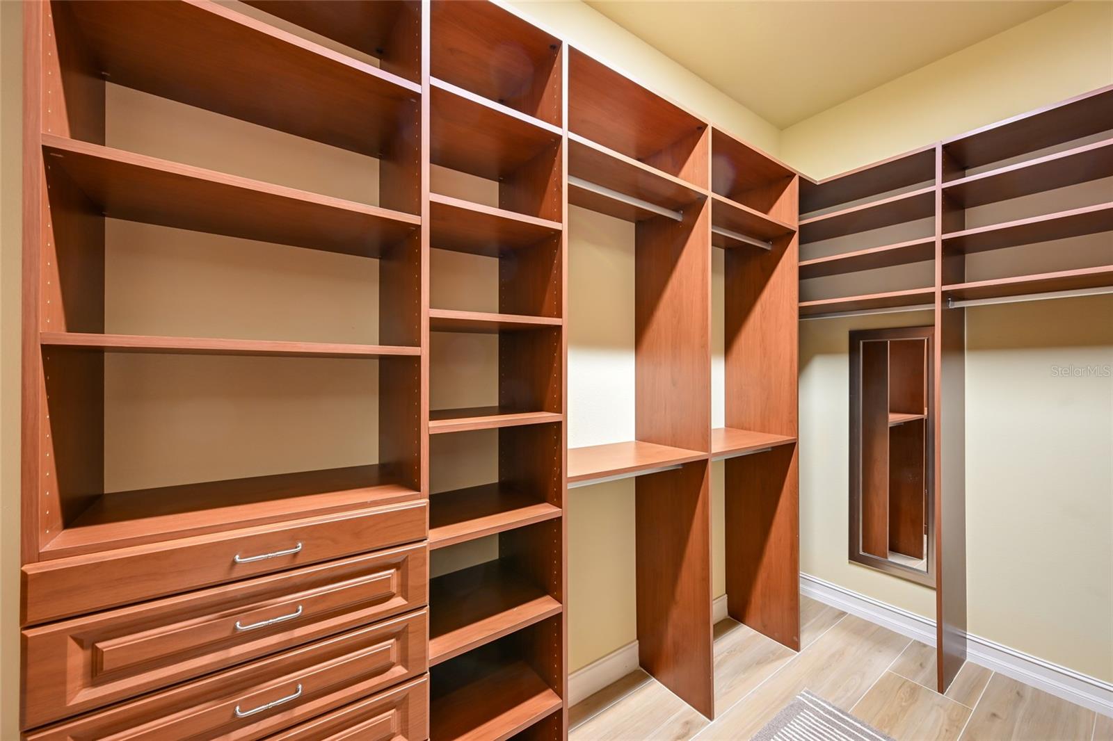 Image 44 of 100 For 6903 Belmont Court