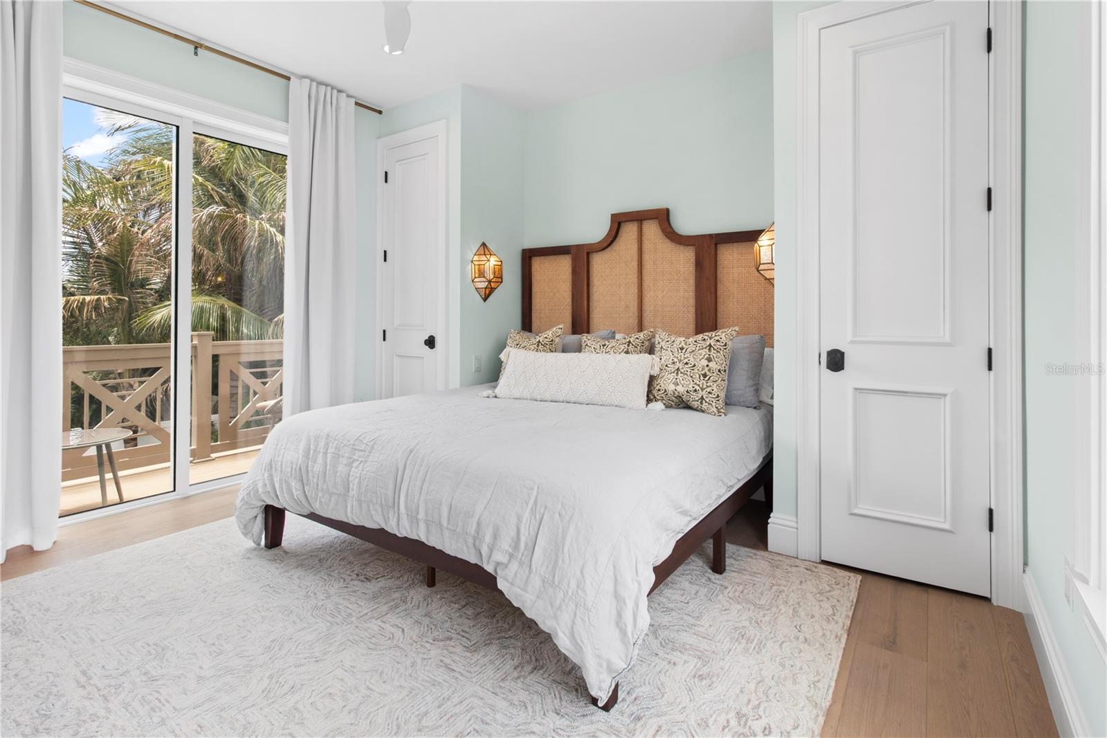 Image 36 of 100 For 416 Alamanda Road