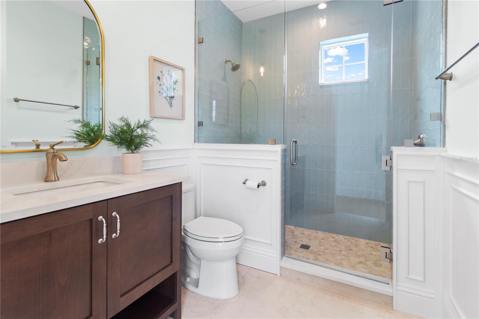 Image 41 of 100 For 416 Alamanda Road
