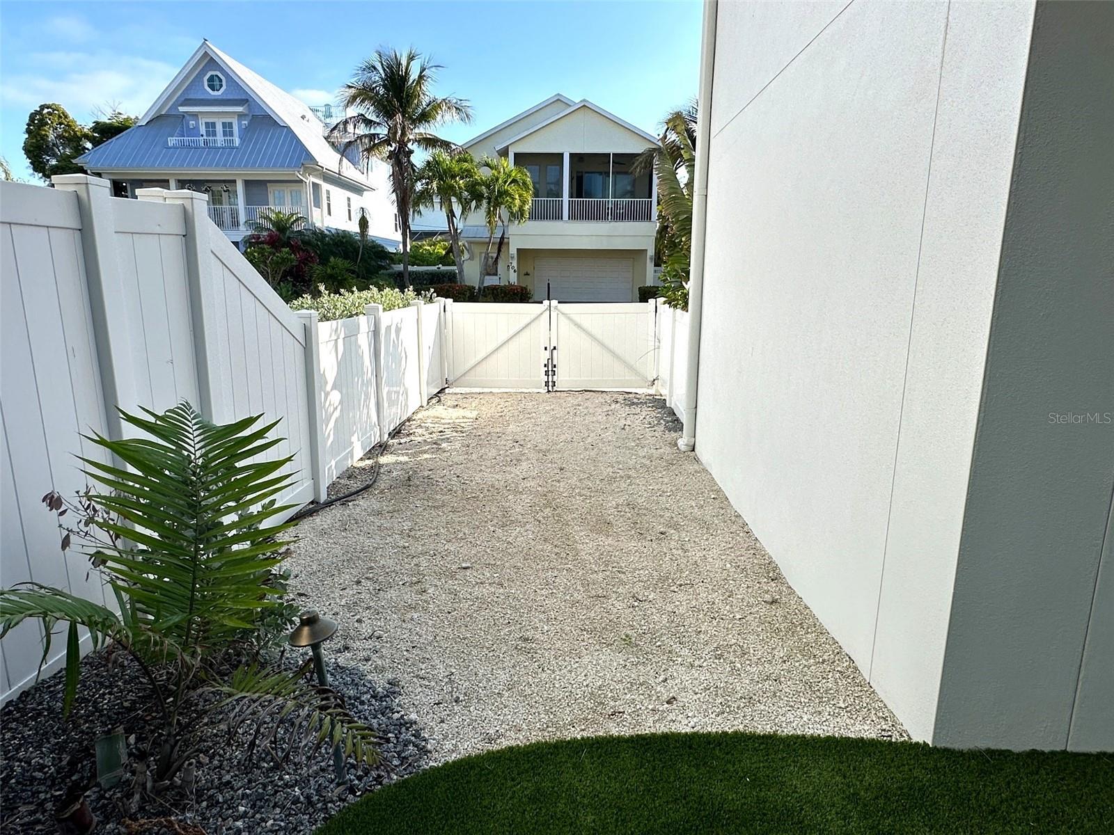 Image 93 of 100 For 416 Alamanda Road