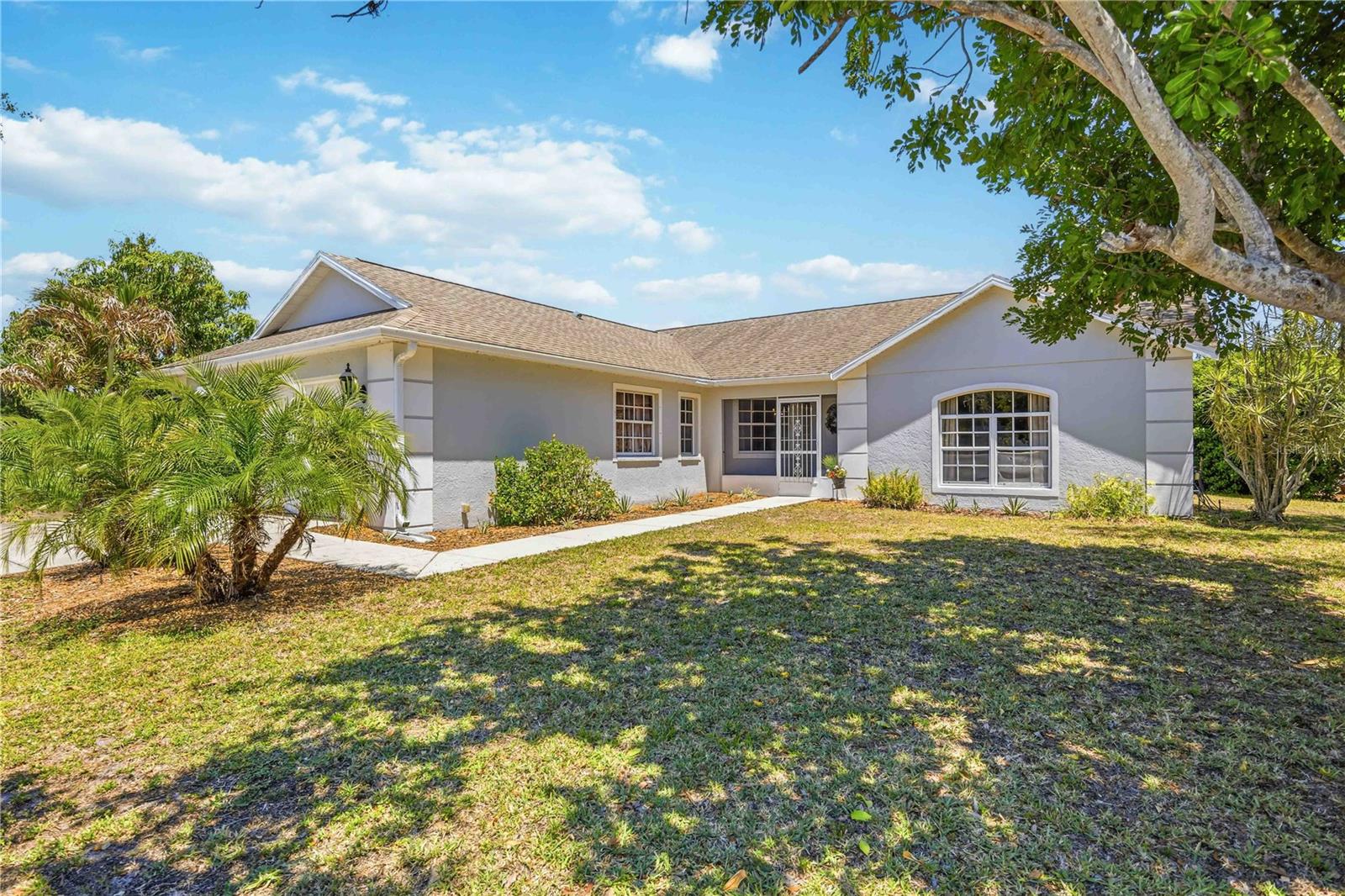 Details for 4851 Hamlets Grove Drive, SARASOTA, FL 34235