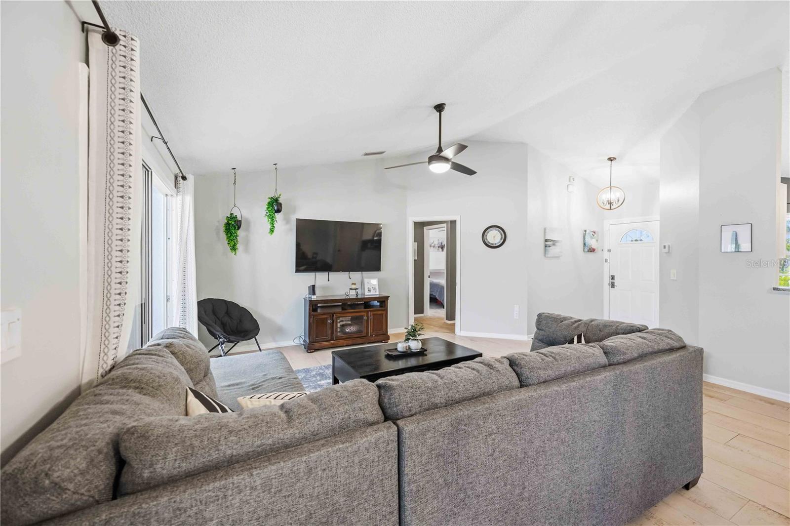 Image 10 of 60 For 4851 Hamlets Grove Drive