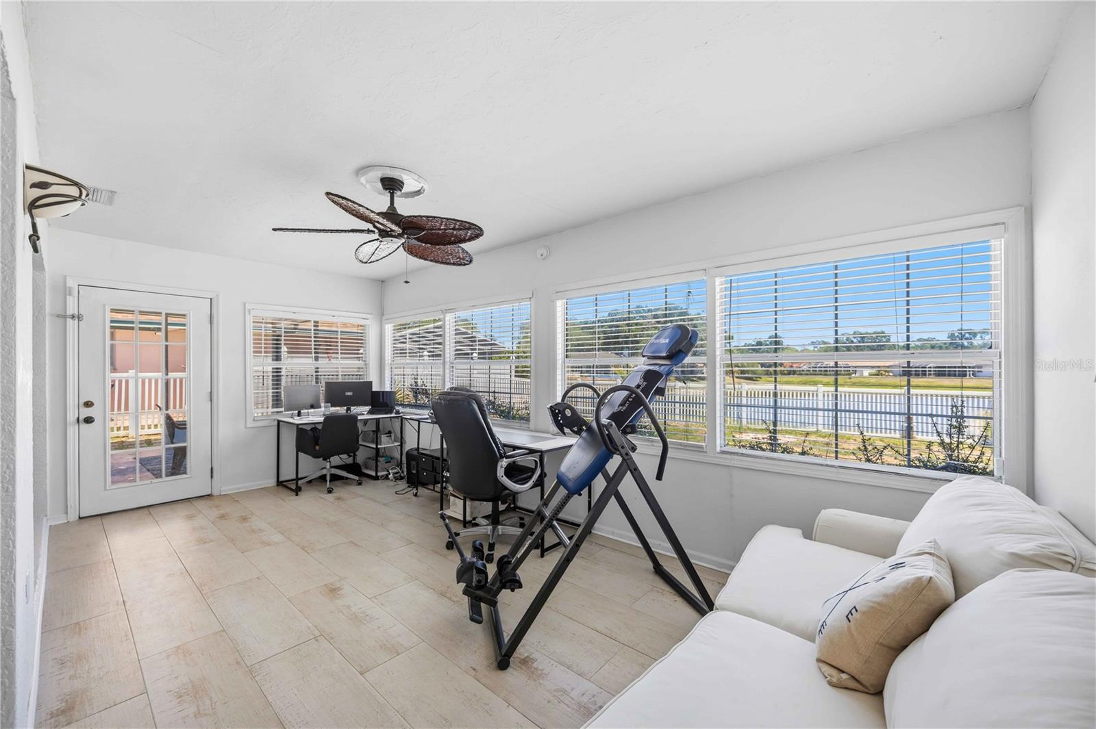 Image 22 of 60 For 4851 Hamlets Grove Drive