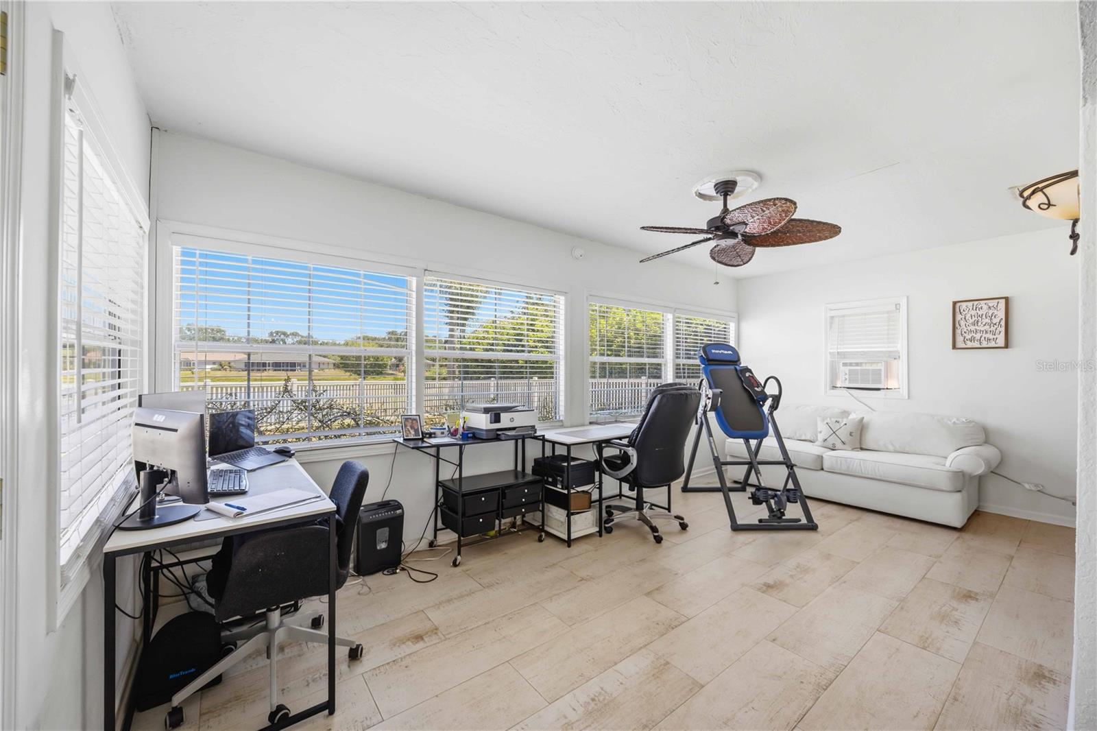 Image 23 of 60 For 4851 Hamlets Grove Drive