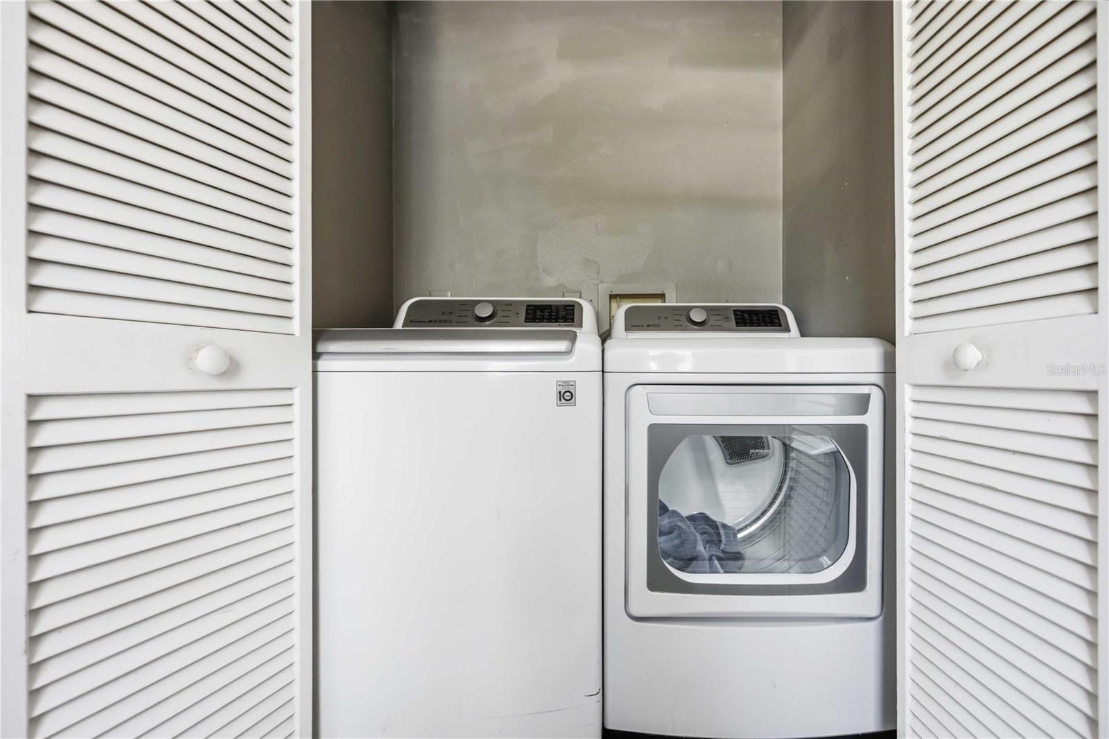 Image 32 of 60 For 4851 Hamlets Grove Drive