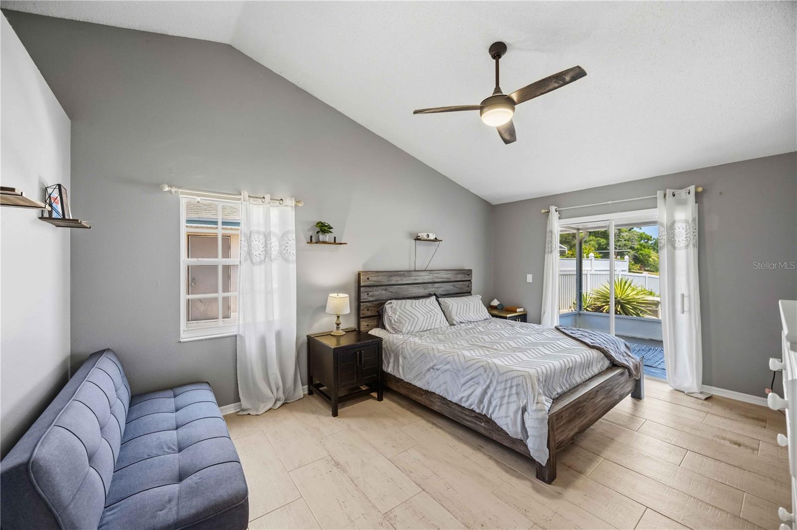 Image 33 of 60 For 4851 Hamlets Grove Drive